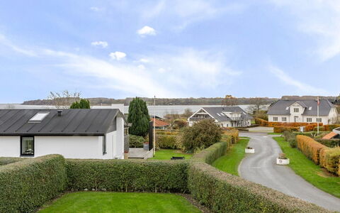 Arvi - 100M from the Sea: Træ, Tag, Hjem, Hus, Arkitektur, Sidespor, Land Lot, Sommerhus, Skur, Garden Bygninger