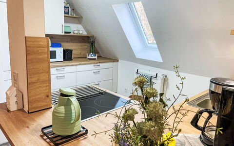Die Dorfperle: Møbel, Indretning, Træ, Gulvbelægning, Køkken, Countertop, Køkken Apparat, Hjem, Belysning, Cabinetry