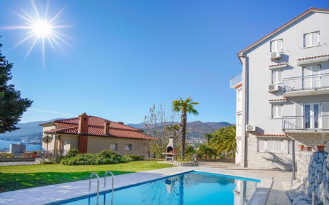 Opatija Matulji 406: Blå, Svømmepøl, Boligområde, Udvej, Eco Hotel, Estate, Villa, Altan, Ferieby, Udendørs Møbler