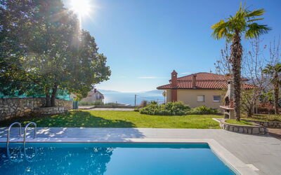 Opatija Matulji 406: Blå, Svømmepøl, Boligområde, Udvej, Eco Hotel, Estate, Flise, Villa, Skygge, Landscaping