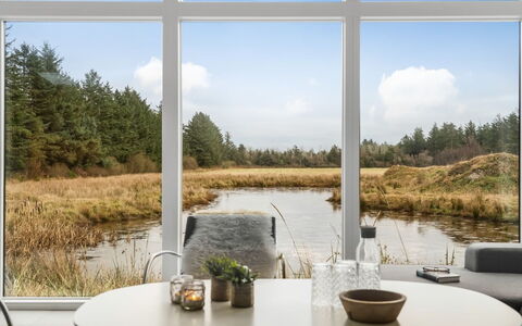 Nico - 1.4Km from the Sea: Træ, Møbel, Lejlighed, Værelse, Loft, Bejdse, Stol, Hårdttræ, Klarlak, Tømmer