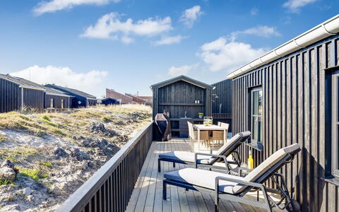Eida - 500M from the Sea: Sommerhus, Backyard, Gård, Garden Bygninger, Skur, Sidespor, Udendørs Møbler, Bjælkehytte, Udendørs Struktur, Hytte