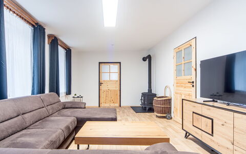 Forrest Haven Vodice: Møbel, Indretning, Gulvbelægning, Træ, Etage, Loft, Couch, Værelse, Lejlighed, Stue