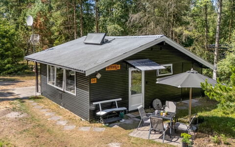 Lökea - from the Sea: Hus, Sommerhus, Tag, Hjem, Sidespor, Landdistrikt, Garden Bygninger, Bjælkehytte, Skur, Veranda