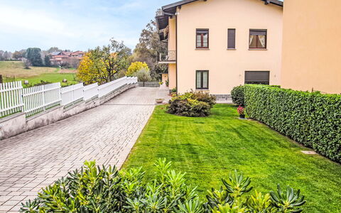 Green Haven: Hjem, Have, Bunddække, Lawn, Estate, Landscaping, Gård, Altan, Indkørsel, Villa