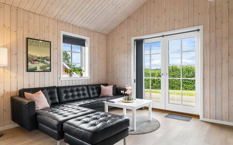 Rixa - 350M from the Sea: Træ, Møbel, Lejlighed, Værelse, Loft, Bejdse, Stol, Hårdttræ, Klarlak, Tømmer