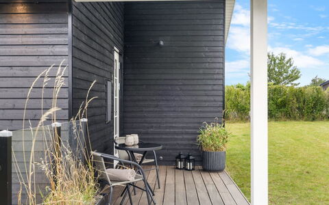 Rixa - 350M from the Sea: Træ, Møbel, Lejlighed, Værelse, Loft, Bejdse, Stol, Hårdttræ, Klarlak, Tømmer