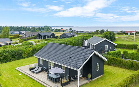 Rixa - 350M from the Sea: Træ, Møbel, Lejlighed, Værelse, Loft, Bejdse, Stol, Hårdttræ, Klarlak, Tømmer