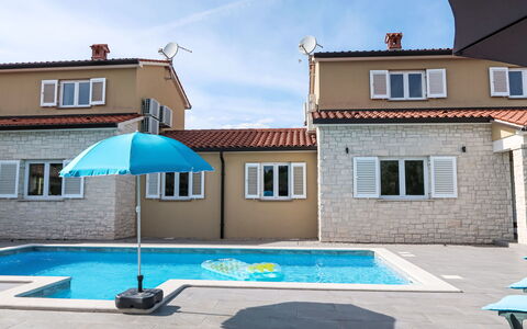Istria Queen: Svømmepøl, Kompositmateriale, Fritid, Udendørs Møbler, Udvej, Skygge, Villa, Fritidscenter, Hotel, Ferie