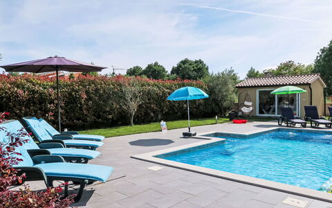 Istria Queen: Svømmepøl, Udvej, Udendørs Møbler, Fritid, Have, Landscaping, Eco Hotel, Paraply, Stol, Water Feature