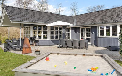 Esben - 11Km from the Sea