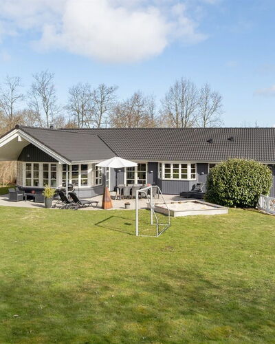 Esben - 11Km from the Sea