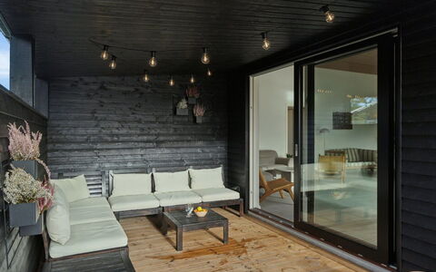 Antomine - 150M from the Sea: Træ, Hjem, Veranda, Dæk, Hårdttræ, Tag, Bejdse, Trægulve, Eco Hotel