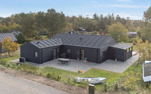 Antomine - 150M from the Sea: Træ, Hjem, Veranda, Dæk, Hårdttræ, Tag, Bejdse, Trægulve, Eco Hotel