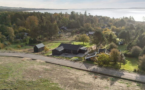 Antomine - 150M from the Sea: Træ, Hjem, Veranda, Dæk, Hårdttræ, Tag, Bejdse, Trægulve, Eco Hotel