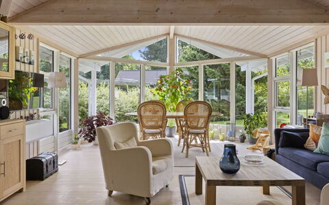 Franke - 1.2Km from the Sea: Møbel, Indretning, Træ, Loft, Couch, Stol, Stue, Hjem, Etage, Bord