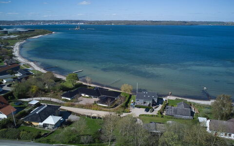 Hilde - 75M from the Sea: Blå, Sommerhus, Hus, Hjem, Stuehus, Estate, Sidespor