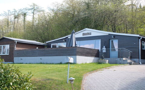 Hilde - 75M from the Sea: Hjem, Sommerhus, Sidespor, Estate, Gård, Skygge, Indkørsel, Garden Bygninger, Veranda