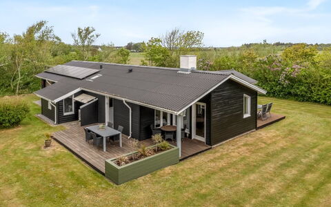 Ensio - 1.2Km from the Sea: Tag, Hjem, Sommerhus, Sidespor, Veranda, Estate, Garden Bygninger, Stuehus, Gård, Backyard
