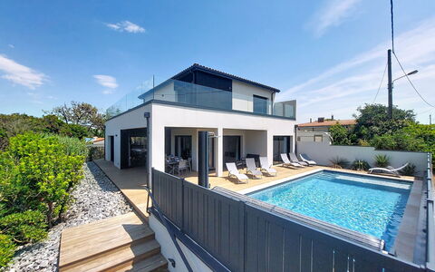 Villa Dune: Boligområde, Hjem, Hus, Kompositmateriale, Svømmepøl, Estate, Altan, Udvej, Villa, Skygge