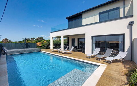 Villa Dune: Blå, Svømmepøl, Boligområde, Hjem, Udvej, Kompositmateriale, Estate, Eco Hotel, Villa, Skygge