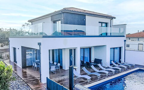 Villa Dune: Blå, Arkitektur, Altan, Hjem, Kompositmateriale, Svømmepøl, Villa, Estate, Hotel, Udvej