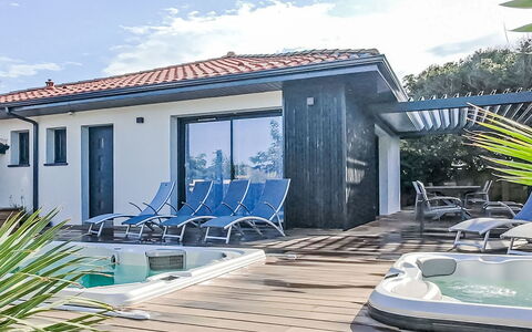 Maison Dune: Hjem, Udendørs Møbler, Dør, Kompositmateriale, Udvej, Svømmepøl, Skygge, Stol, Estate, Eco Hotel