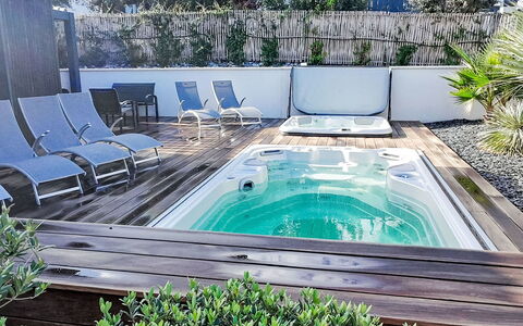 Maison Dune: Svømmepøl, Udendørs Møbler, Kompositmateriale, Udvej, Badekar, Fritid, Dæk, Jacuzzi, Water Feature