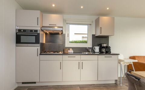 Hart Van Zeeland: Håndvask, Sanitærarmatur, Countertop, Vvs, Cabinetry, Køkken, Køkkenvask, Tap, Stueplante, Aluminium