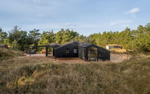 Erja - 600M from the Sea: Arkitektur, Land Lot, Hjem, Landdistrikt, Dør, Sommerhus, Skur, Hytte, Garden Bygninger