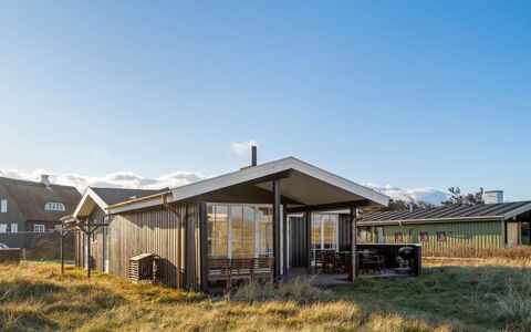Odeta - 50M from the Sea: Svømmepøl, Udvej, Fritid, Skygge, Ferie, Eco Hotel, Udendørs Møbler, Hacienda, Tropics