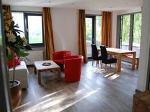 Modernes Luxusapartment am Hang, Wellnessbereich
