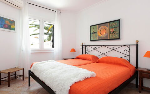 El Palmar 9: Soveværelse, Seng, Møbel, Værelse, Sengetøj, Ejendom, Bed Frame, Sengetøj, Indretning, Orange