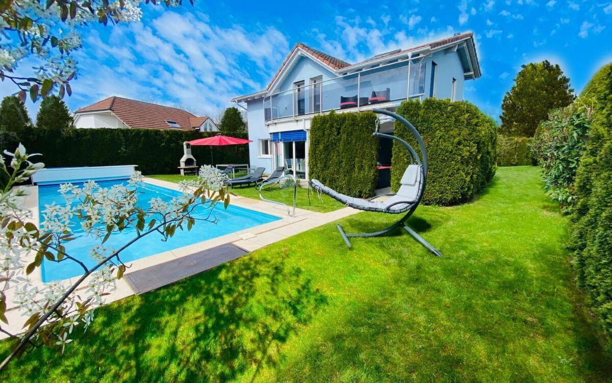 Leons Holiday Homes