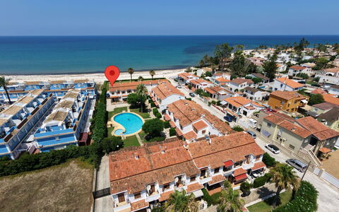 Mimosa i: Udvej, Svømmepøl, Estate, Hotel, Villa, Hacienda, Ferieby, Badeby, Strand