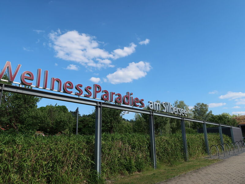 Idyllisches Ferienhaus mit Balkon und Garten