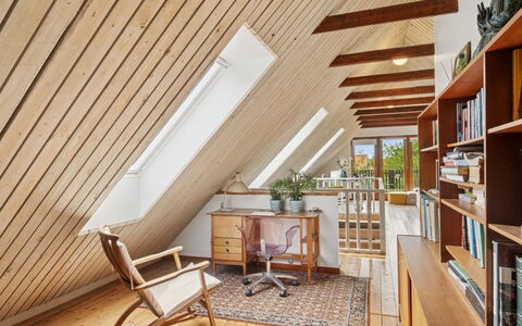 Mirija - 350M from the Sea: Træ, Hjem, Veranda, Dæk, Hårdttræ, Tag, Bejdse, Trægulve, Eco Hotel
