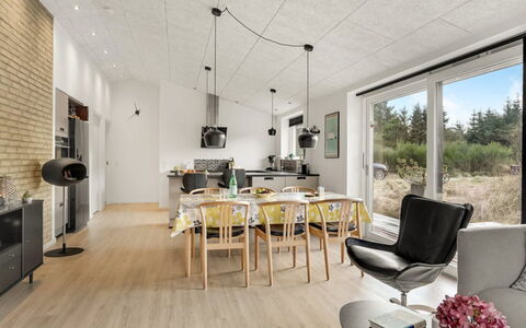 Muriel - 1.6Km from the Sea: Træ, Gulvbelægning, Loft, Indretning, Etage, Lysarmatur, Hjem, Lejlighed, Stue