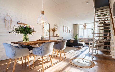 De Vesting: Træ, Bjergrige Landskabsformer, Hus, Bjerg, Bakke, Hjem, Tag, Bjergkæde, Hill Station, Menneskelig Bosættelse