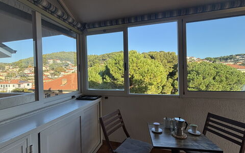 La Casa di Viviana Terrace, Close to the Beach: Møbel, Stol, Altan, Skygge, Glas, Udendørs Møbler, Veranda, Udendørs Struktur, Udendørs Bord, Eco Hotel