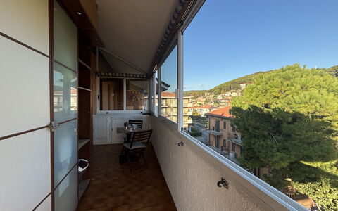 La Casa di Viviana Terrace, Close to the Beach: Lejlighed, Altan, Glas, Bejdse, Hårdttræ, Skygge, Dagslys, Dæk, Aluminium, Gelænder