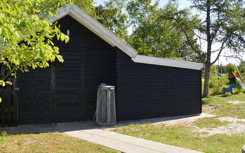 Juditha - 750M from the Sea: Træ, Kompositmateriale, Skygge, Sidespor, Skur, Garden Bygninger, Beton, Hårdttræ, Backyard
