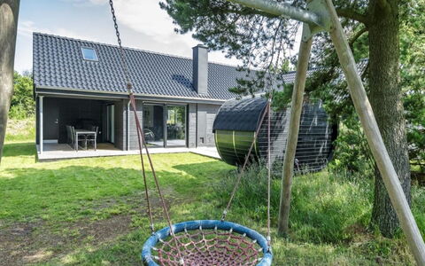 Locan - 1.2Km from the Sea: Græs, Land Lot, Have, Lawn, Sommerhus, Eng, Backyard, Landscaping, Skygge, Gård