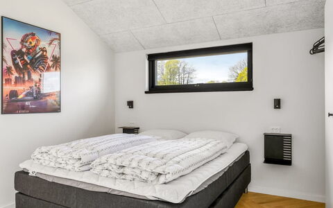 Catalina - 30M from the Sea: Soveværelse, Seng, Sengetøj, Sengetøj, Værelse, Bed Frame, Madras, Sengetøj, Pude, Fryser