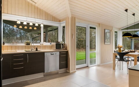 Hemfrith - 500M to the Fjord: Indretning, Møbel, Træ, Loft, Gulvbelægning, Køkken, Lysarmatur, Countertop, Hjem, Etage