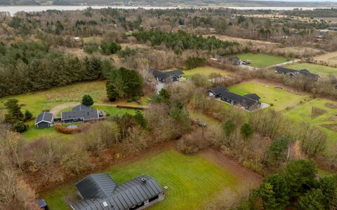 Hemfrith - 500M to the Fjord: Møbel, Træ, Indretning, Gulvbelægning, Etage, Stol, Værelse, Loft, Stue, Lejlighed
