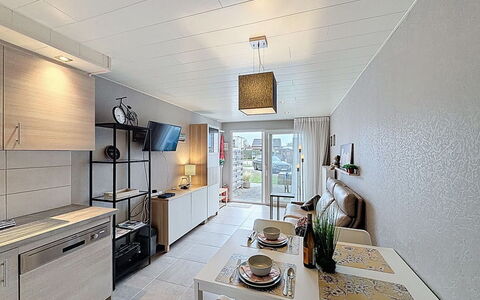 Tureluur Ii with Terrace: Indretning, Gulvbelægning, Væg, Møbel, Etage, Loft, Træ, Countertop, Værelse, Køkken