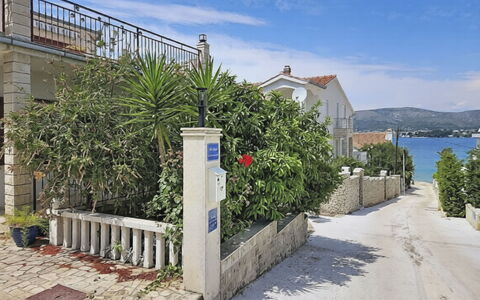 Trogir Okrug Gornji 257: Boligområde, Stad, Kvarter, Hus, Hjem, Urban Design, Menneskelig Bosættelse, Altan, Hegn
