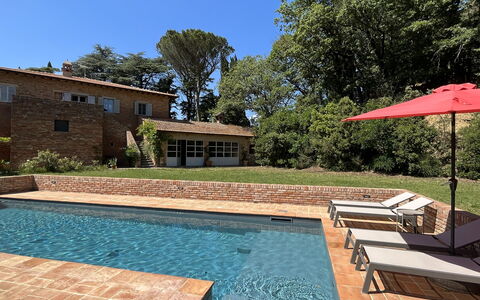 Casale Il Rondò, Private Pool, Città della Pieve: Svømmepøl, Udendørs Møbler, Møbel, Udvej, Boligområde, Liggestol, Flise, Water Feature, Have