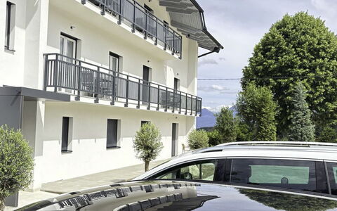 Sankt Jakob im Rosental 1: Facade, Stad, Boligområde, Urban Design, Hjem, Lejlighed, Altan, Blandet Brug, Hotel, Villa